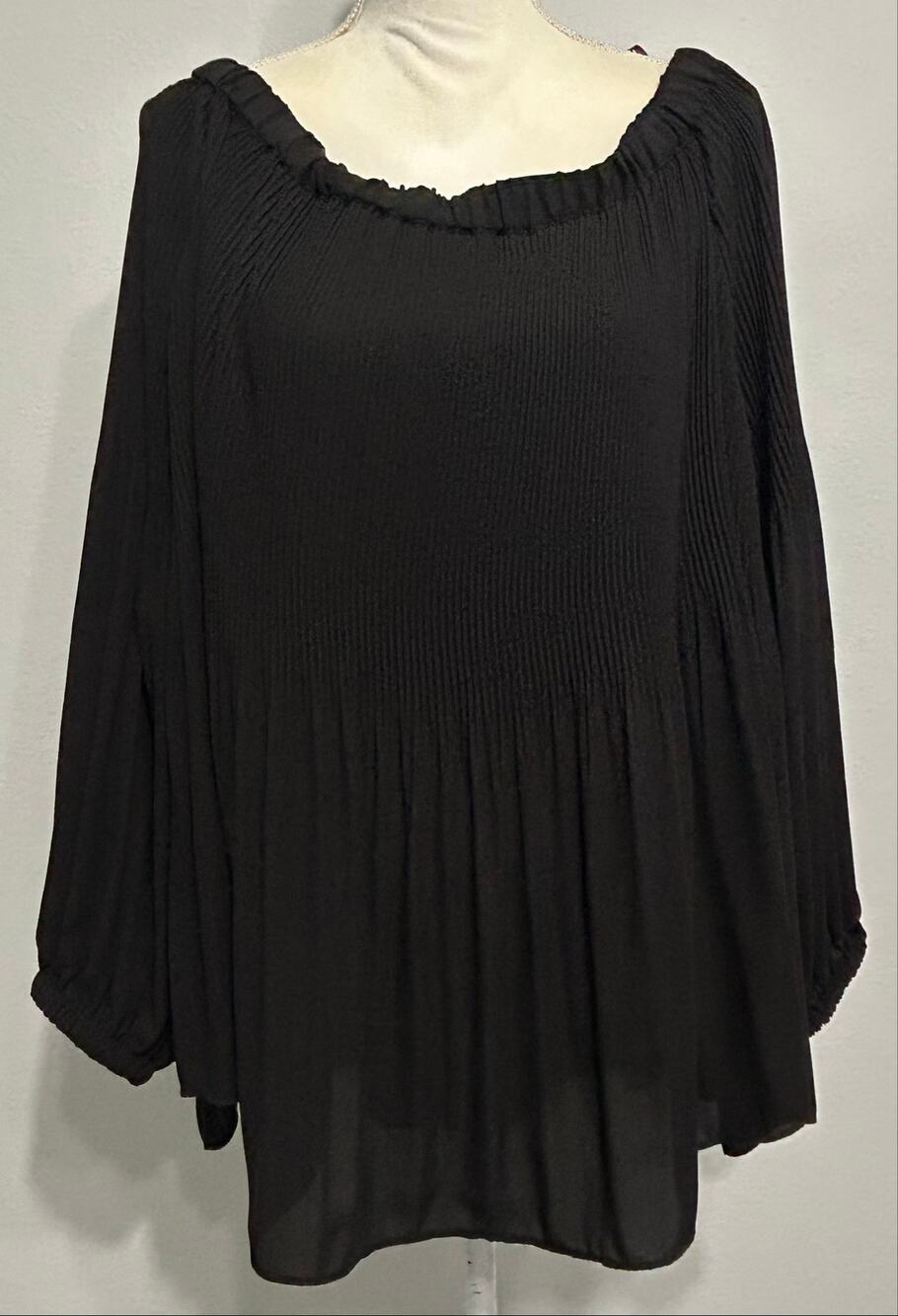 MICHAEL Michael Kors Black Pleated Blouse  3X Plus Size Long Sleeve Boho Flowy